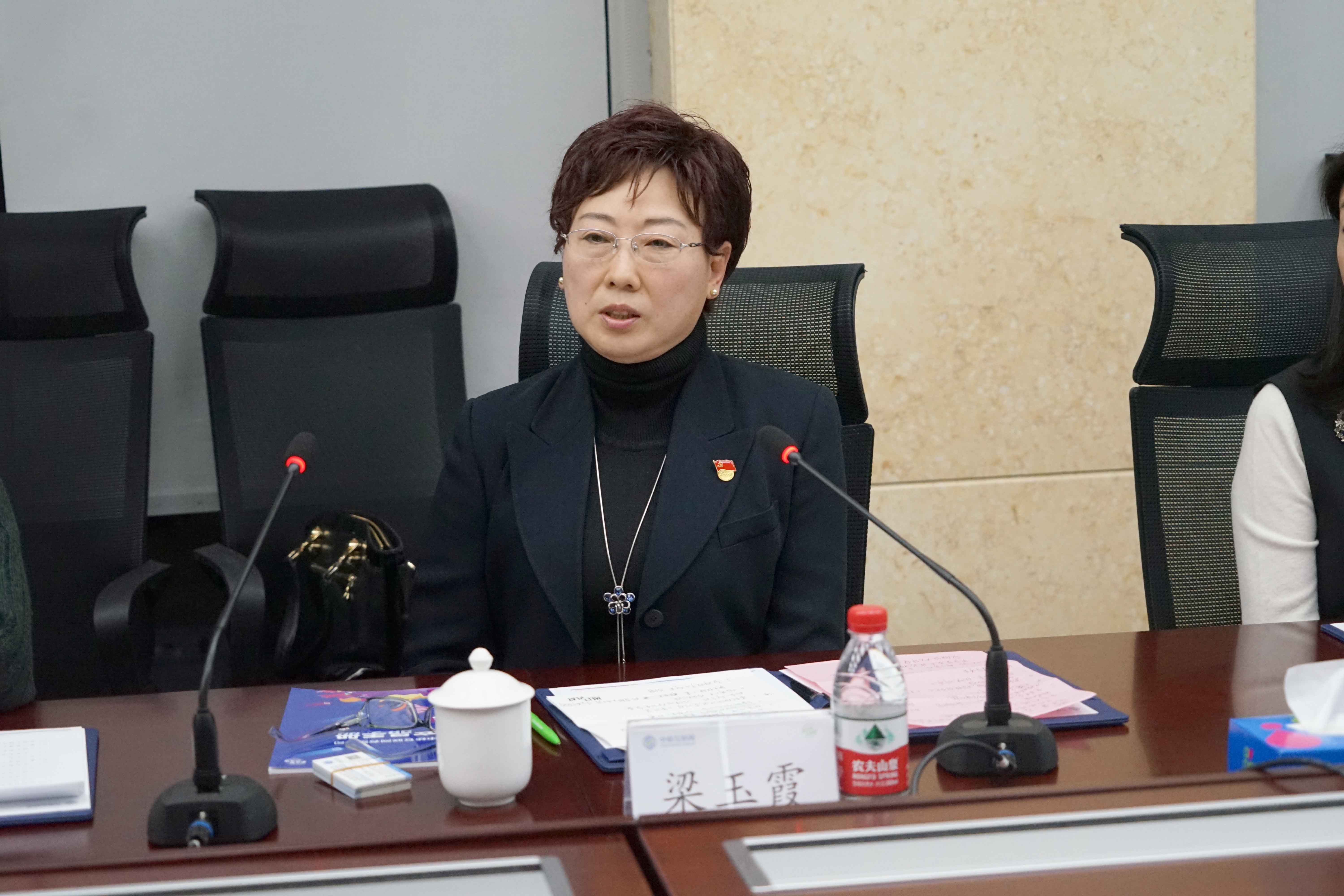 3 廣東省物流行業(yè)協(xié)會黨支部書記、秘書長梁玉霞.JPG